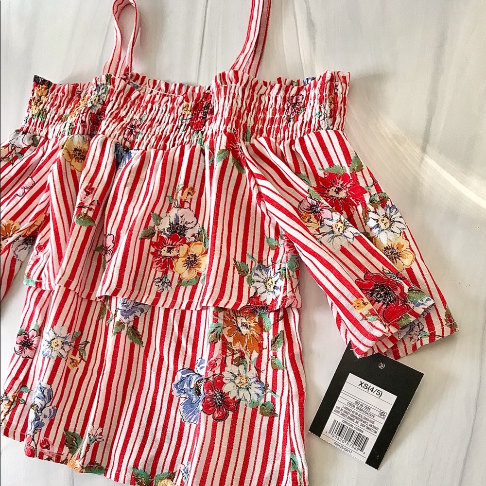 SOLD!!!NWT Art Class Floral Off Shoulder Top with Straps